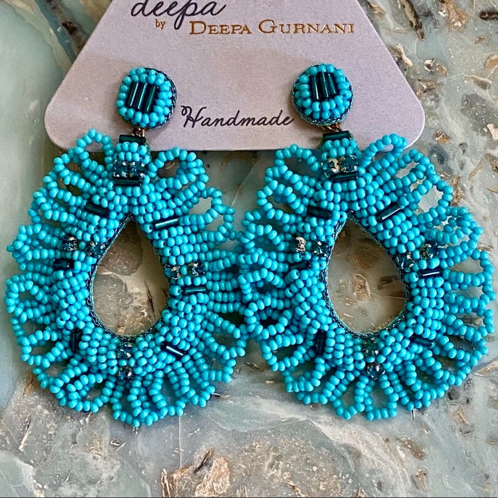 NWT Deepa Gurnani Beaded Ruffled Chandeliers - Picture 15 of 15